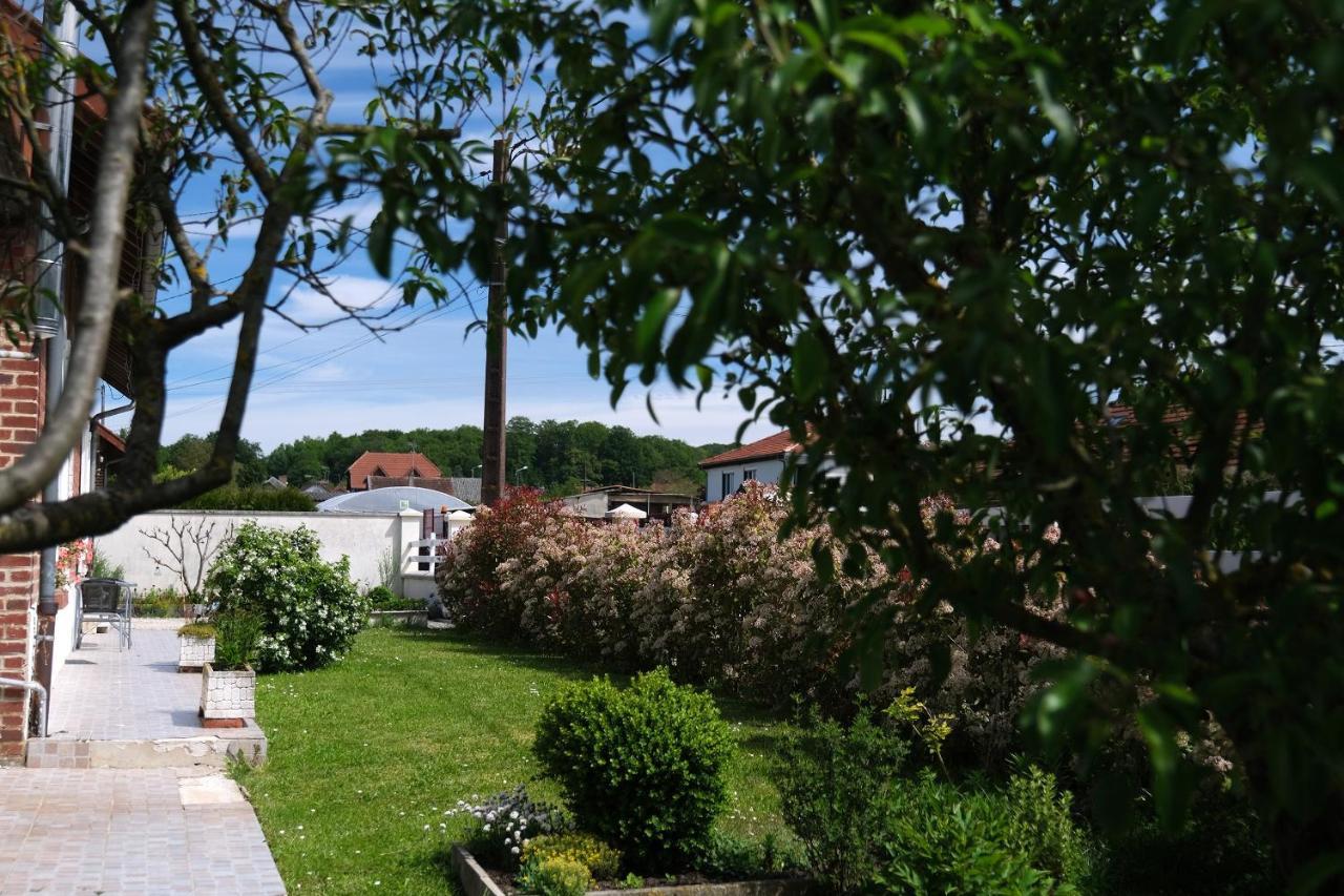 La Maison De Maria Folembray Exterior photo